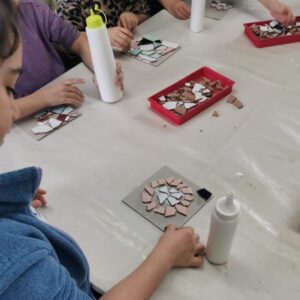 Visita a Can Negre i taller de trencadís - 11 d'abril